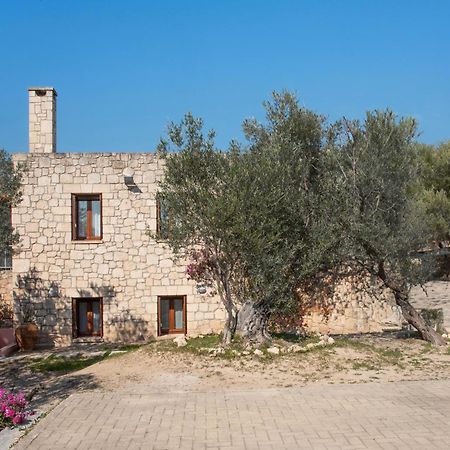 Pyrgos Ralli Estate Guesthouse Aegina ภายนอก รูปภาพ
