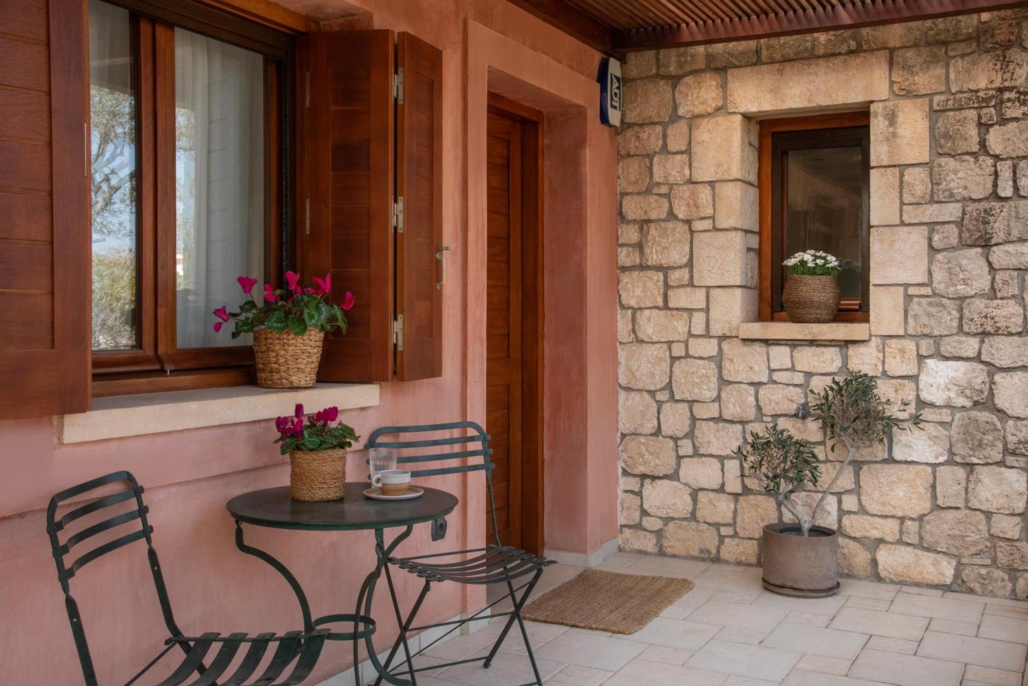 Pyrgos Ralli Estate Guesthouse Aegina ภายนอก รูปภาพ