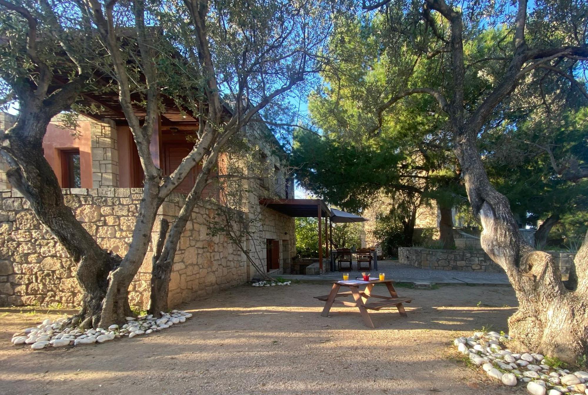 Pyrgos Ralli Estate Guesthouse Aegina ภายนอก รูปภาพ